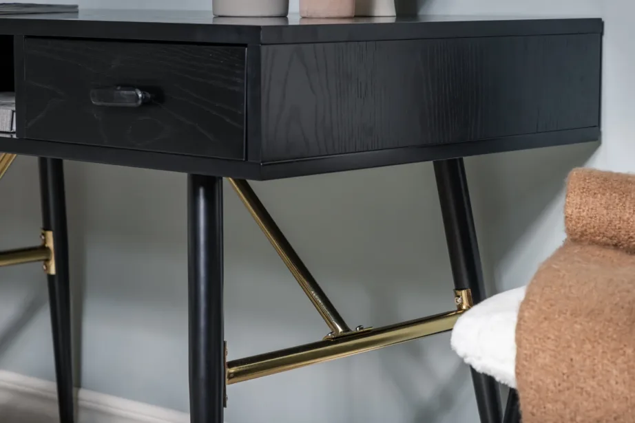 Mustast vineerist kirjutuslaud messingdetailidega Gold, 15024-188 – 6