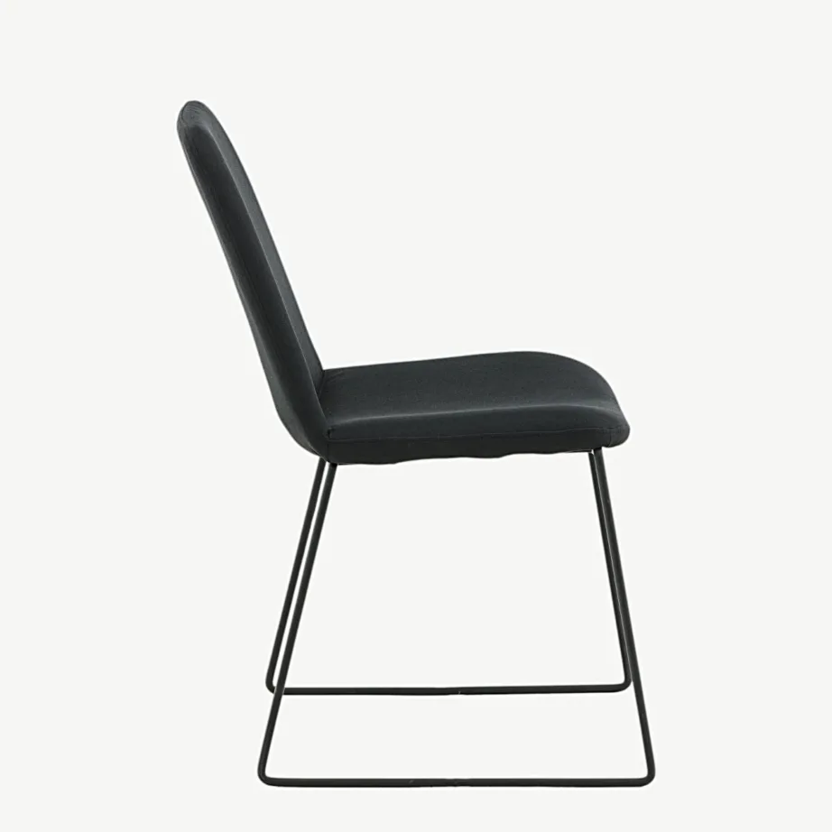 Minimalistlik must söögitool Muce (polüesterkatte ja terasjalgadega), 15030-808 – 2