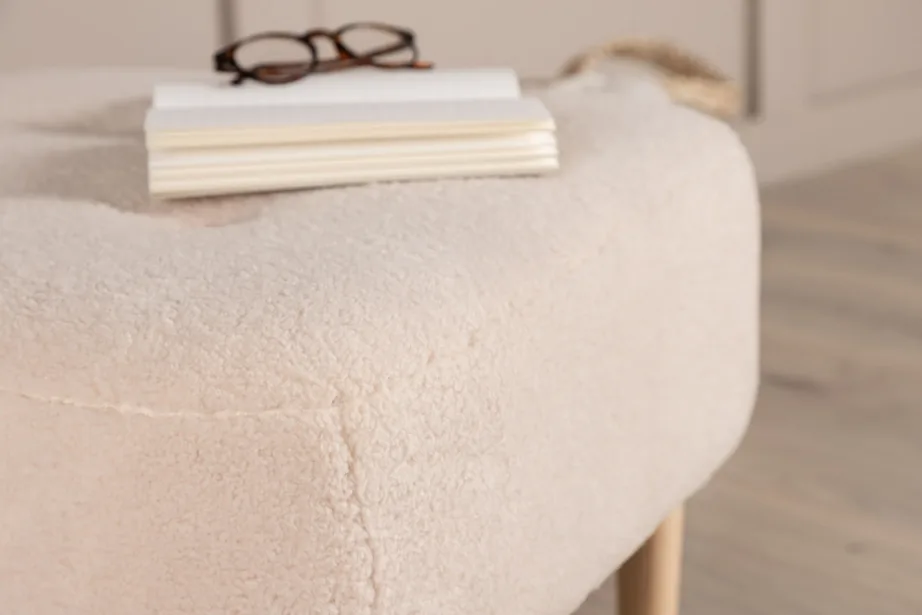 Salina valge buklee-kangast tumba puidust jalgadega, 15110-030 – 10