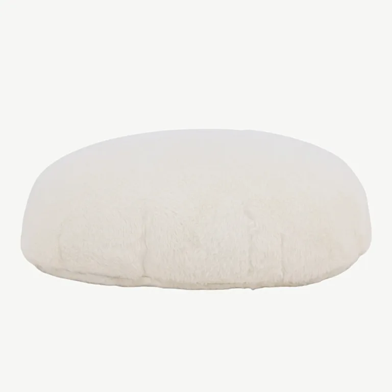 Valgest lambavillast ümmargune tumbapuff Ruston (40 × 40 cm) - 15110-050