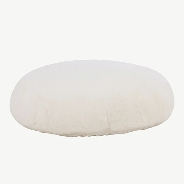 Valgest lambavillast ümmargune tumbapuff Ruston (40 × 40 cm) - 15110-050