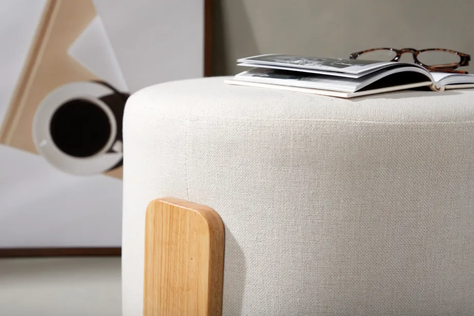 Ümmargune valge kangast tumbavoodi Coffey, kummipuidust jalgadega, 15110-111 – 10