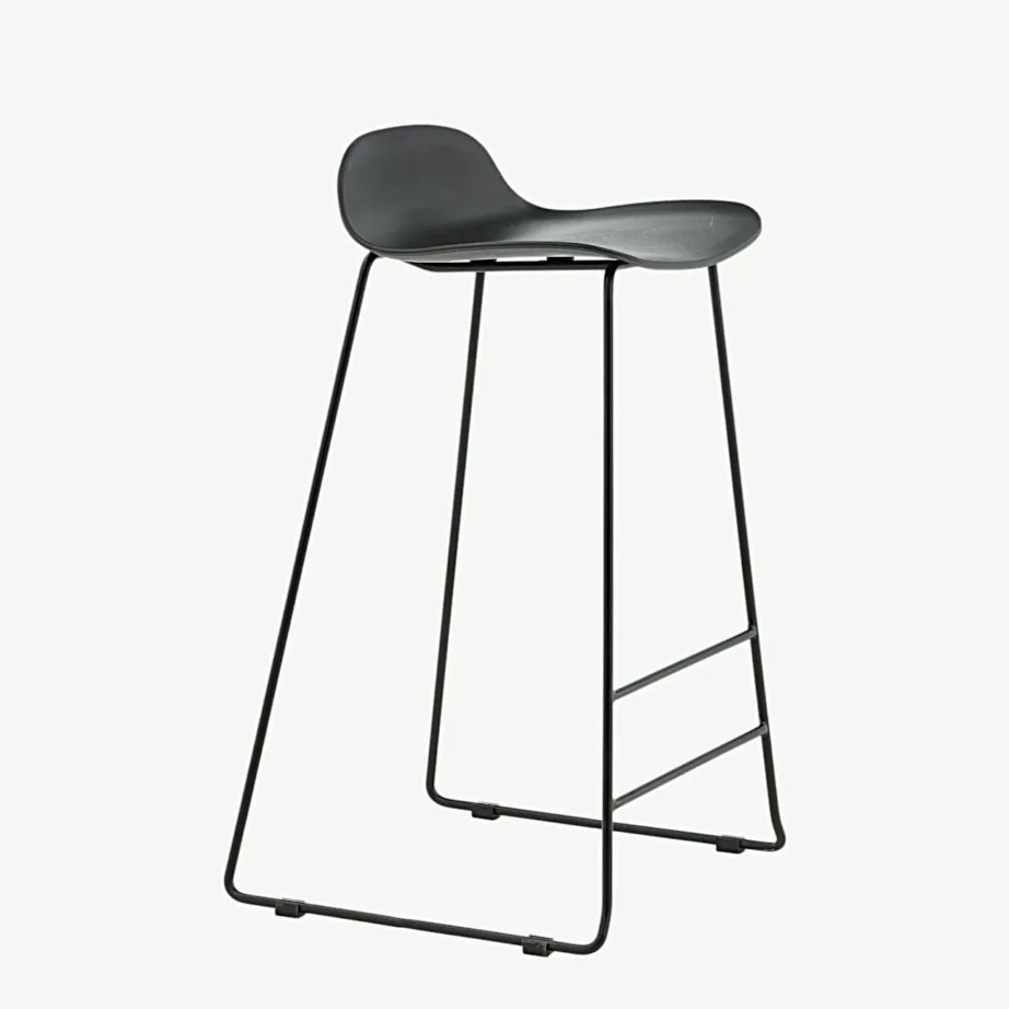 Must minimalistlik baaritool Wave (plastikust iste, terasraam, 75 cm), 15349-888 – 3