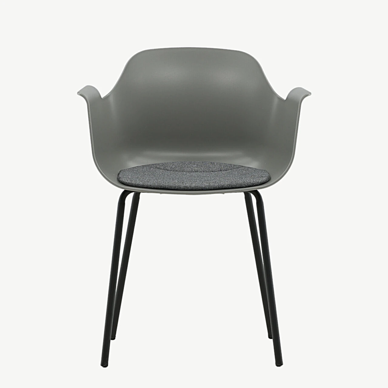 Hallist plastikust söögitool Comfort mustade metalljalgade ja istmepadjaga - 15350-555