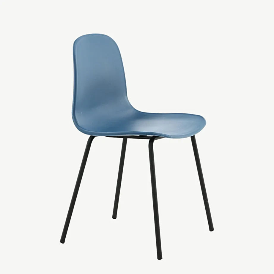 Sinisest plastikust söögitool mustade metalljalgadega Arctic, 15351-557 – 3