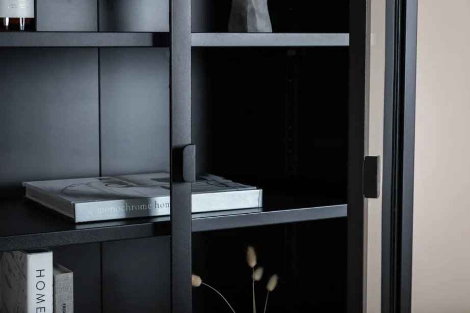 Kõrge mustast terasest vitriinkapp Misha klaasustega, 15359-208 – 10