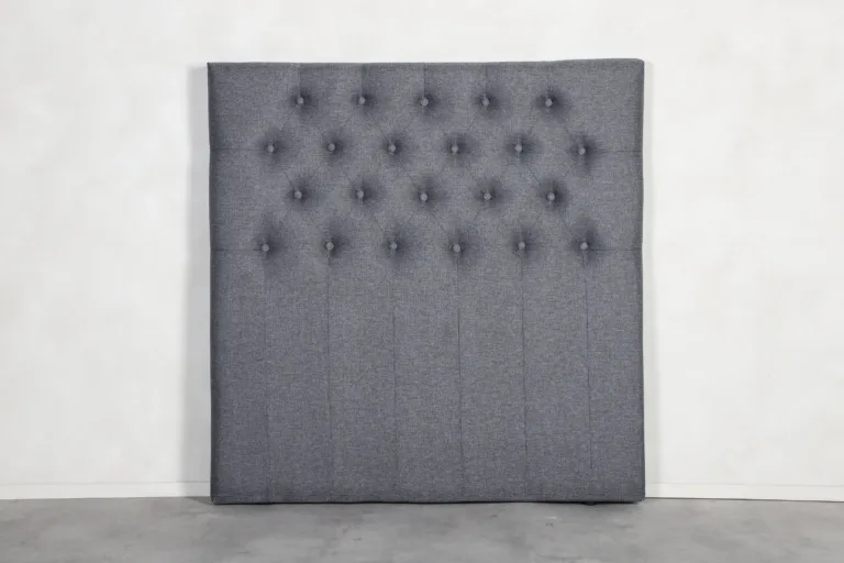 Tumehalli kangaga tepitud voodipeats Furudal, 120 cm - 15432-602