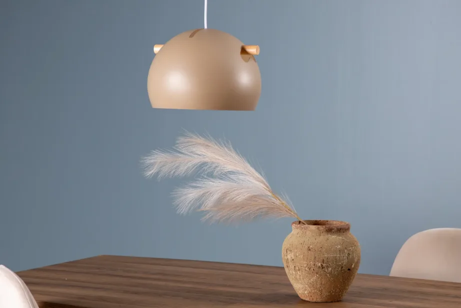 Beežist terasest Tubbie rippvalgusti pähklipuu detailiga, ø29 cm, 15506-880 – 9