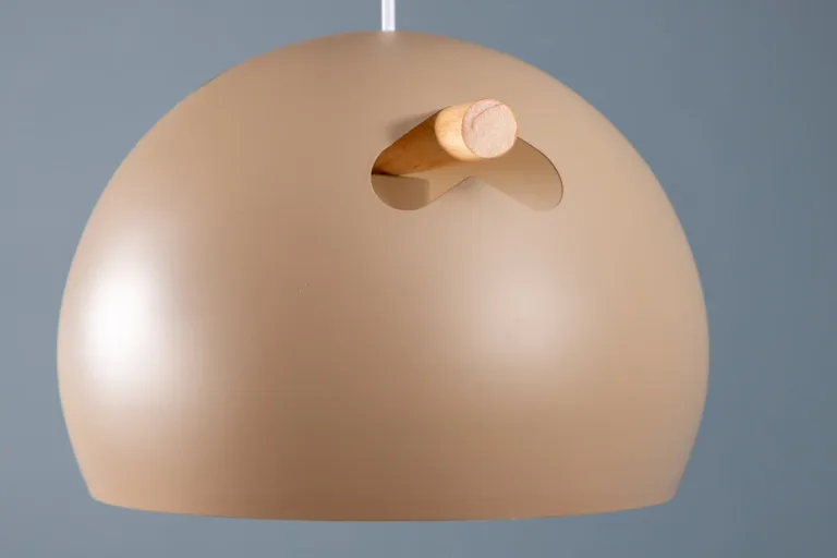 Beežist terasest Tubbie rippvalgusti pähklipuu detailiga, ø29 cm - 15506-880