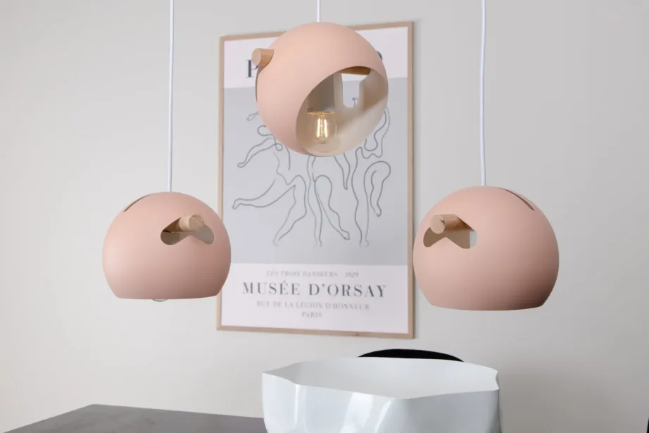 Tolmuroosa kolme kupliga Tubbie rippvalgusti pähklipuidu detailidega, 15507-809 – 12