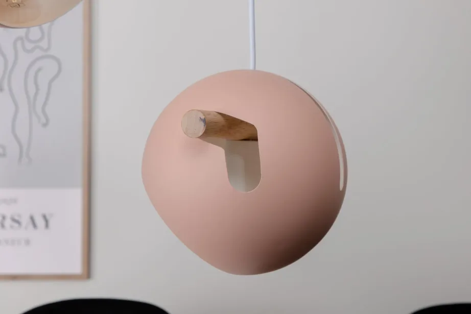 Tolmuroosa kolme kupliga Tubbie rippvalgusti pähklipuidu detailidega, 15507-809 – 15