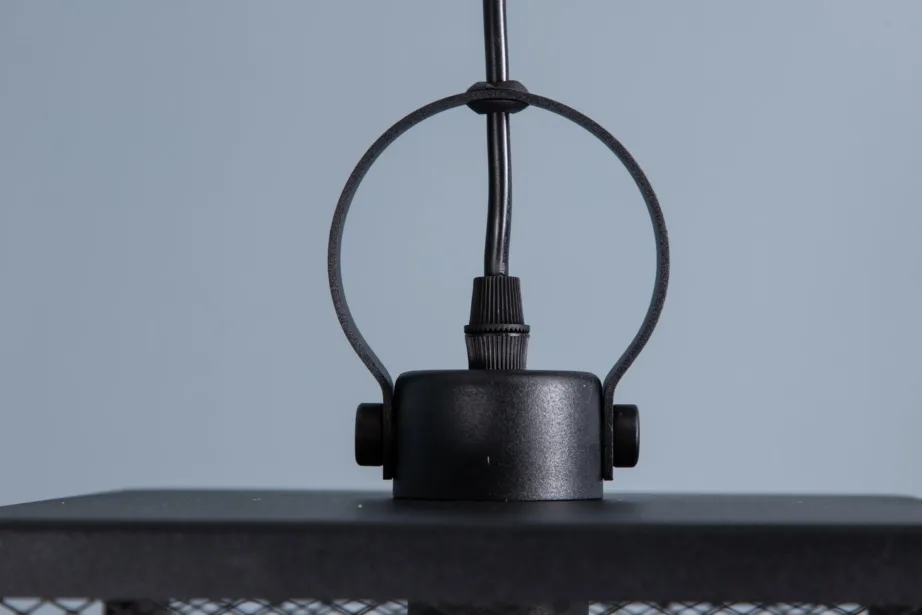 Tööstuslikku stiili mustast terasest rippvalgusti Hage, 28 × 28 × 37,5 cm, 15508-888 – 9