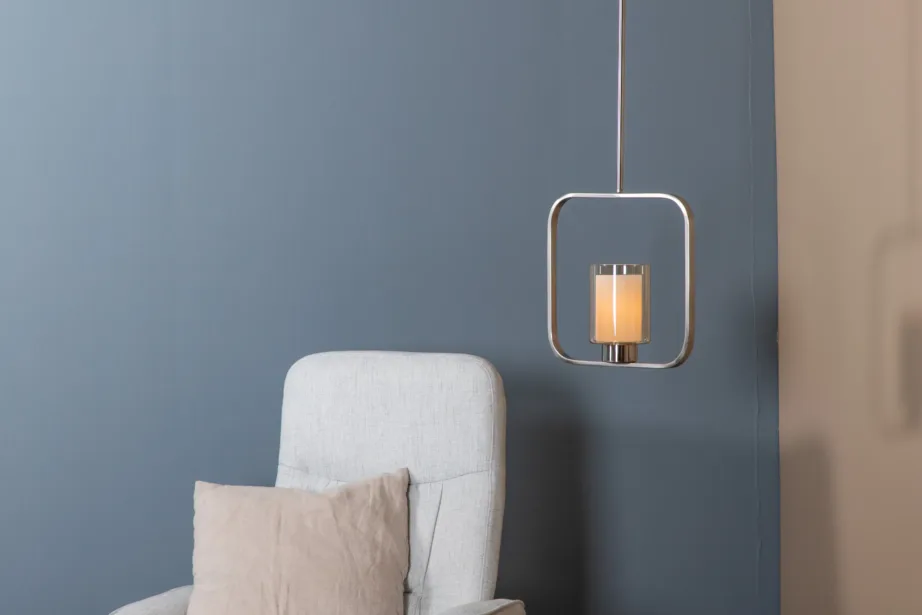 Hõbedase viimistlusega terasest rippvalgusti Aludra klaaskupliga, 15512-805 – 6