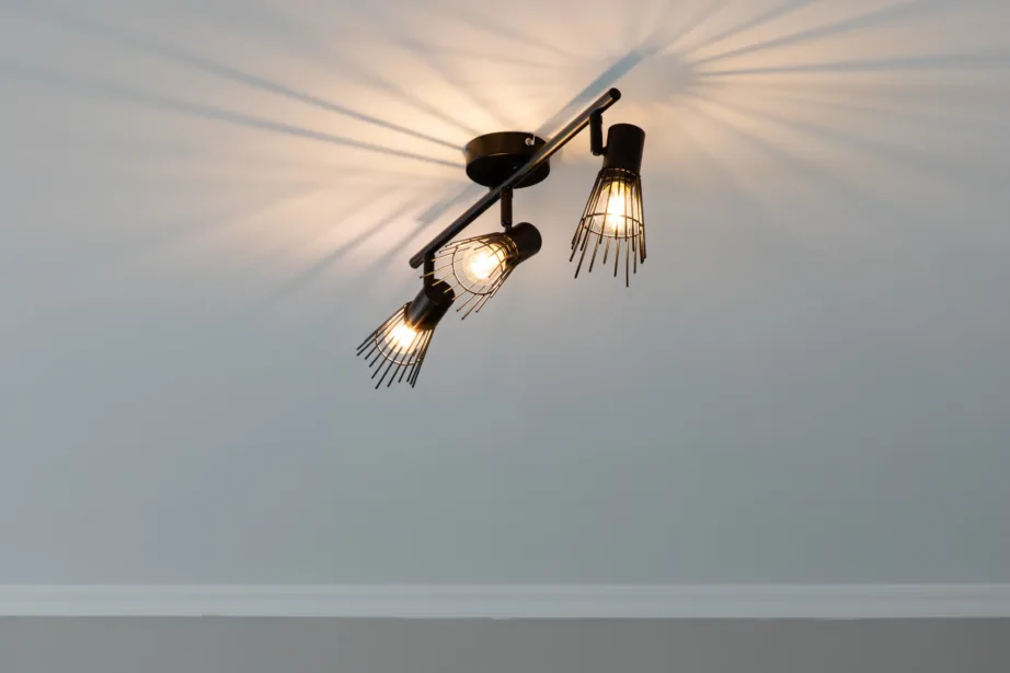 Reguleeritava kolme lambipeaga mustast terasest seinavalgusti Pico, 15517-888 – 6