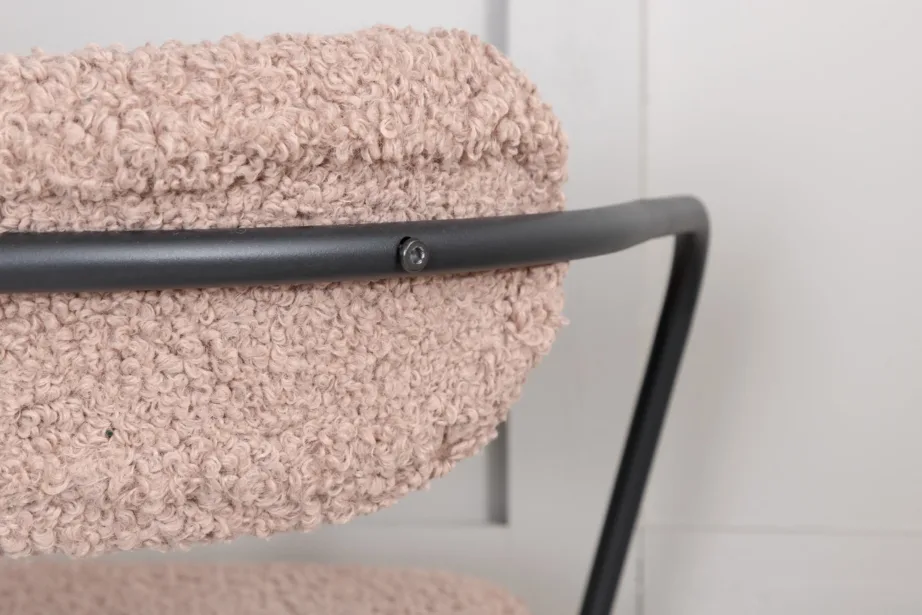 Pruuni buklee-kattega tugitool musta metallraamiga Duffy, 15546-447 – 11