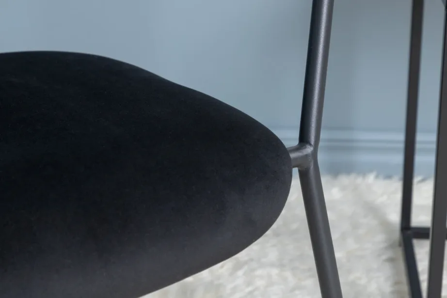 Mustast sametist polsterdusega tugitool Duffy (pulbervärvitud terasraam), 15546-888 – 10