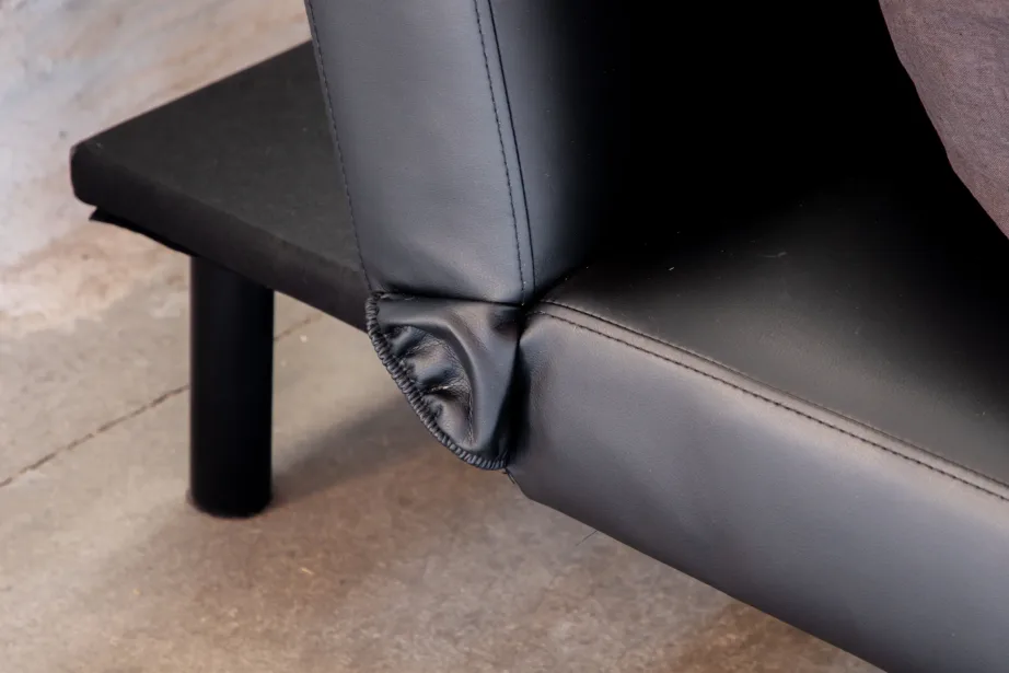 Lahtikäiv mustast kunstnahast diivanvoodi Bodil terasjalgadega, 15549-288 – 12