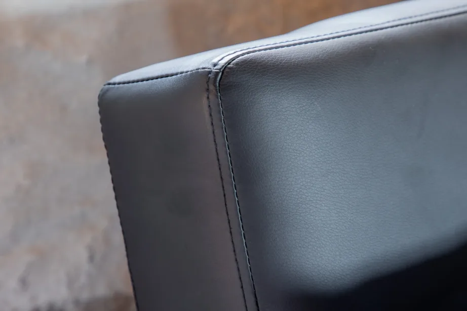 Lahtikäiv mustast kunstnahast diivanvoodi Bodil terasjalgadega, 15549-288 – 13