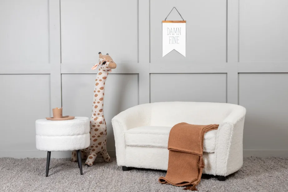 Laste tugitool Måna Kids valgest buklee-kangast, mustade plastikjalgadega, 15551-000 – 8