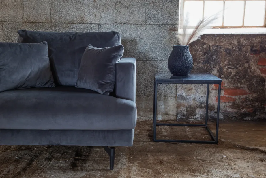 Tumehall sametist tugitool mustade metalljalgadega Sofia kollektsioonist, 15554-955 – 8