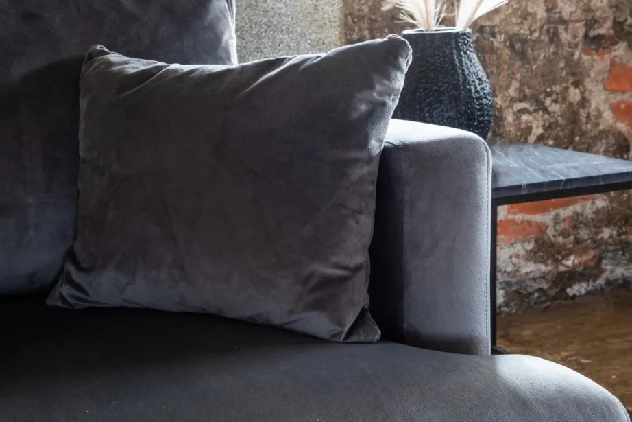 Tumehall sametist tugitool mustade metalljalgadega Sofia kollektsioonist, 15554-955 – 10