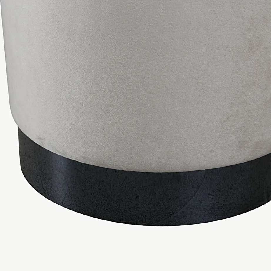 Beež veluurist silindrikujuline tumba musta metallalusega Benji, 15561-880 – 3