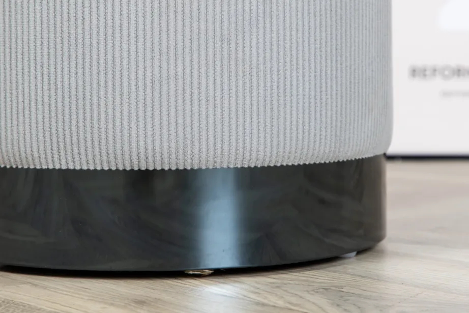 Benji ümmargune hallist kordkangast tumba musta terasalusega, 15561-995 – 9