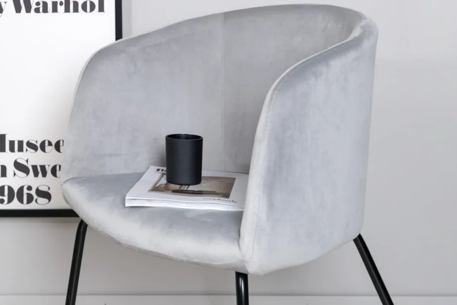 Hallist sametist söögitool Berit mustade terasjalgadega, 15562-885 – 11