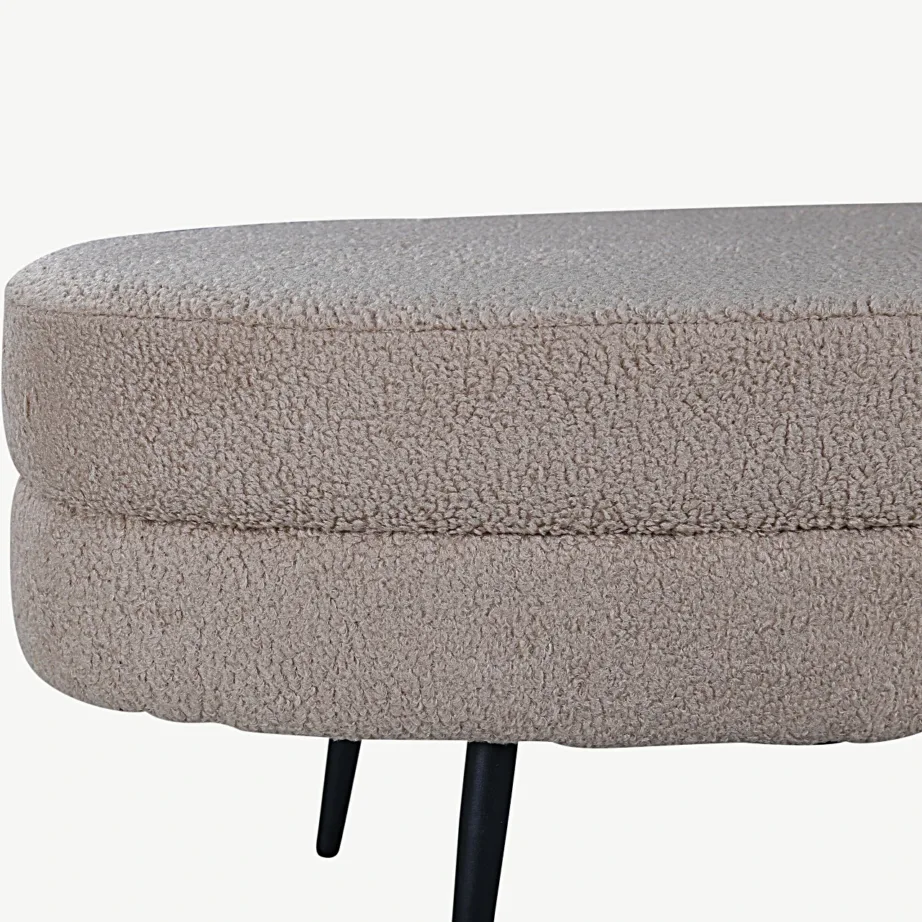 Beež ovaalne buklee-kangaga ottoman Otto terasjalgadel (100×40 cm), 15569-403 – 5