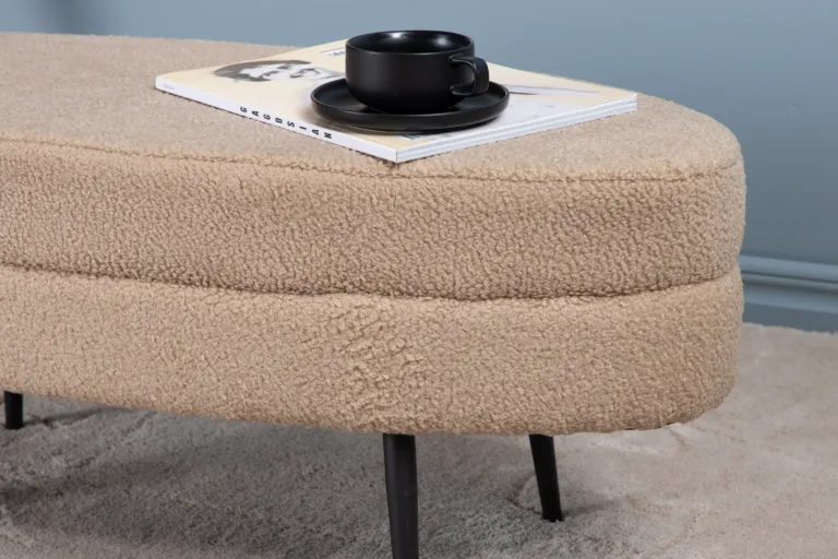 Beež ovaalne buklee-kangaga ottoman Otto terasjalgadel (100×40 cm) - 15569-403