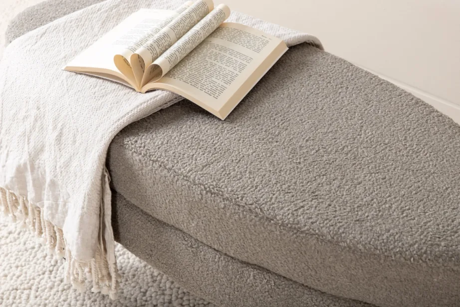 Ovaalne buklee-tumba Otto hallikasbeežide mustade terasjalgadega, 15569-405 – 10