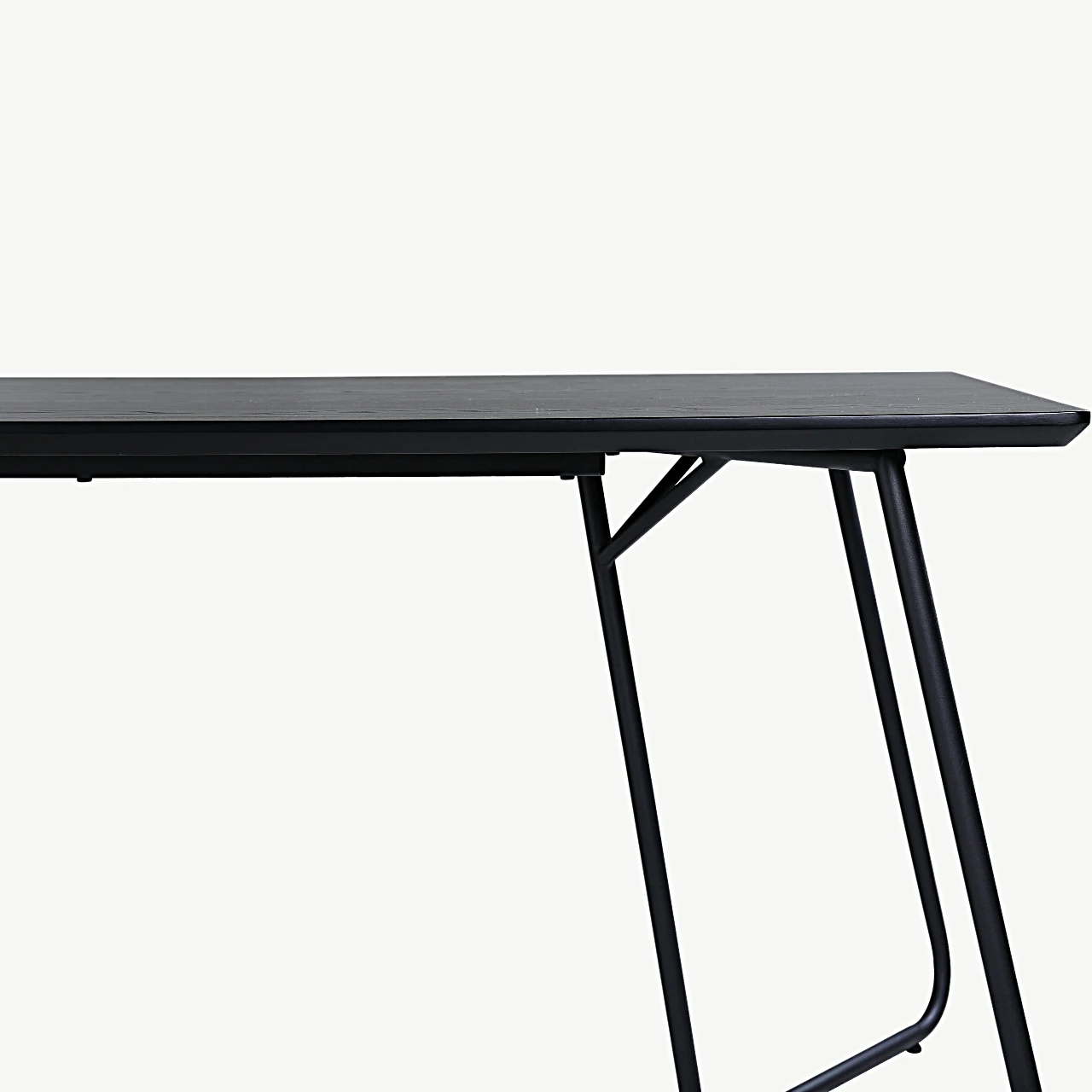 Must söögilaud Petra MDF-spooniga ja terasjalgadel, 190x90 cm - 15574-888