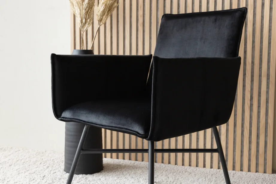 Must pehme velvetkattega söögitool Petra metalljalgadega, 15575-888 – 9