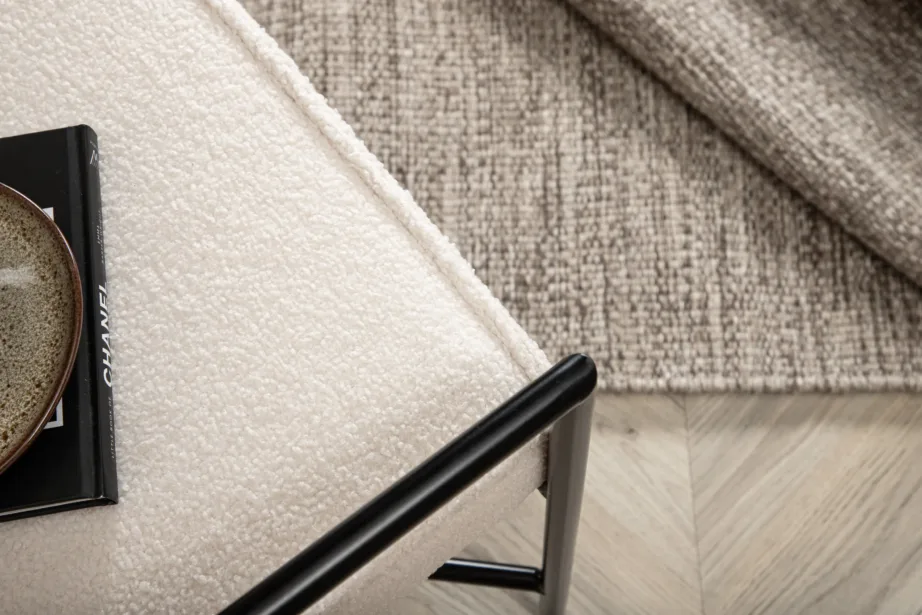 Moodsa murdvalge buklee-kangaga tugitool Rakel musta metallraamiga, 15578-400 – 11