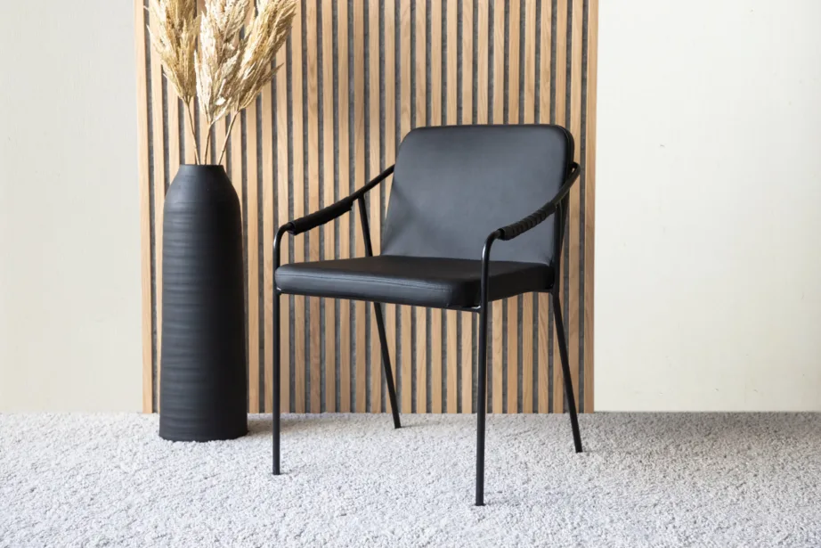 Must polüuretaankatte ja terasjalgadega söögitool Tvist, 15580-458 – 8