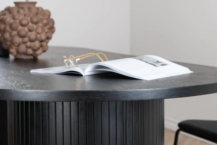 Ovaalne must söögilaud Bianca kollektsioonist, MDF ja musta vineeriga, 15595-848 – 15