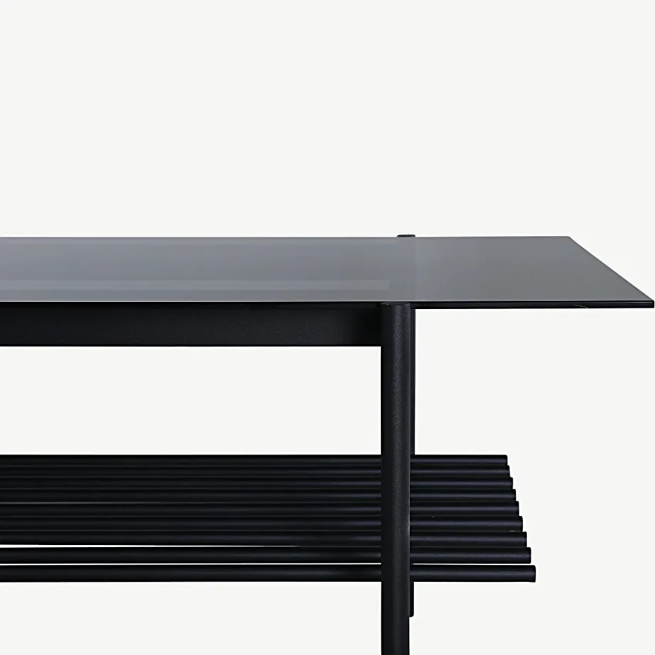 Must klaasist diivanilaud Von Staf, metallriiuliga, 15603-888 – 5