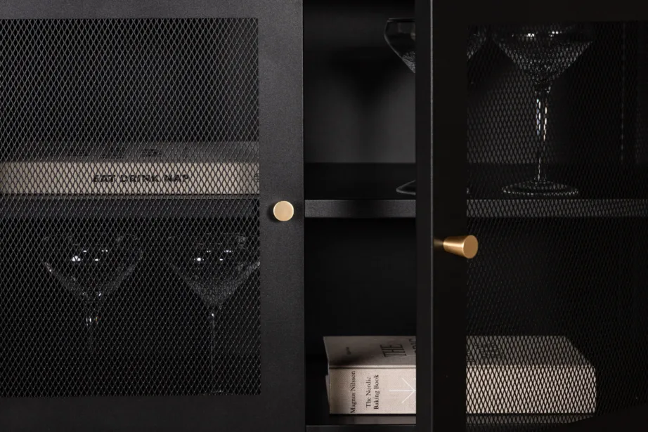 Industriaalstiilis mustast terasest kapp Malla (2 riiulit, võrega uksed), 15624-208 – 9