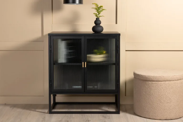 Mustast metallist klaasustega hoiukapp Garis messingudetailidega, 70x80 cm - 15632-208