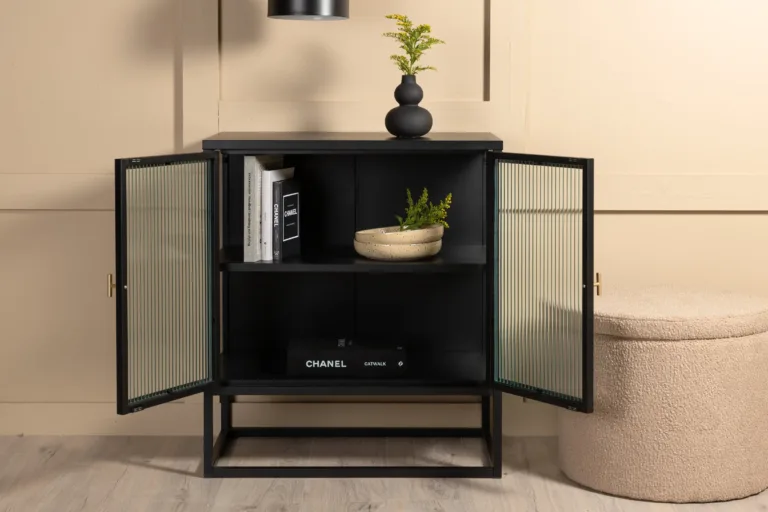 Mustast metallist klaasustega hoiukapp Garis messingudetailidega, 70x80 cm - 15632-208