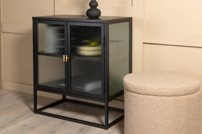 Mustast metallist klaasustega hoiukapp Garis messingudetailidega, 70x80 cm - 15632-208