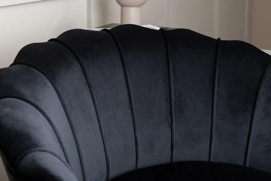 Mustast sametist tugitool Calais metalljalgadega, 15634-888 – 11