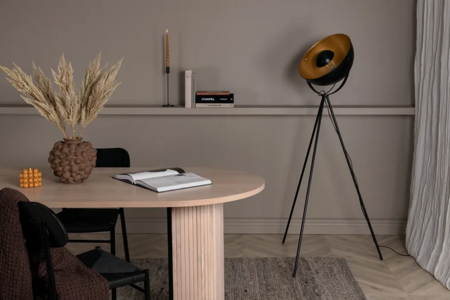 Kolmjalgne must-kuldne põrandalamp Search, 159 cm (teras), 15646-338 – 8