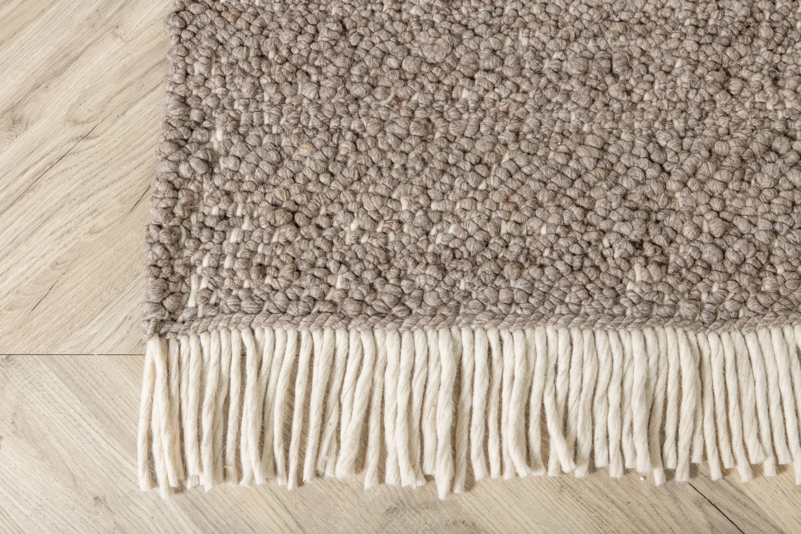 Betina käsitsi kootud pruun villavaip narmastega, 300 × 200 cm - 15679-170
