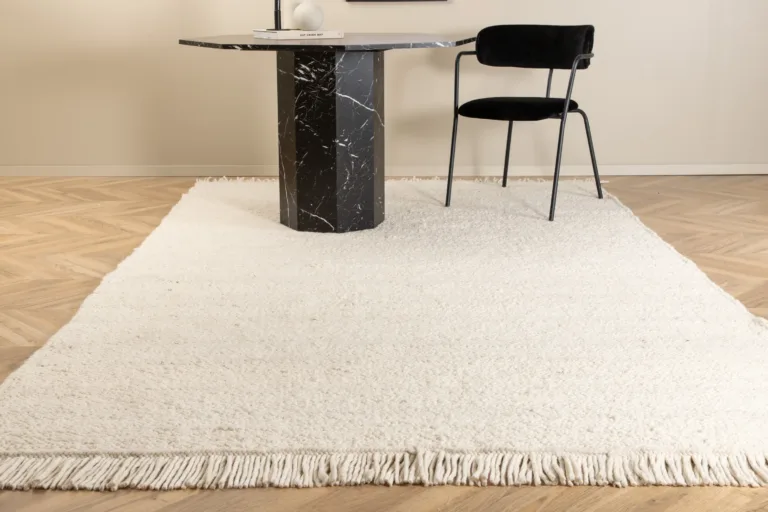 Valge käsitsi kootud villavaip Betina narmastega (230 × 160 cm) - 15680-120
