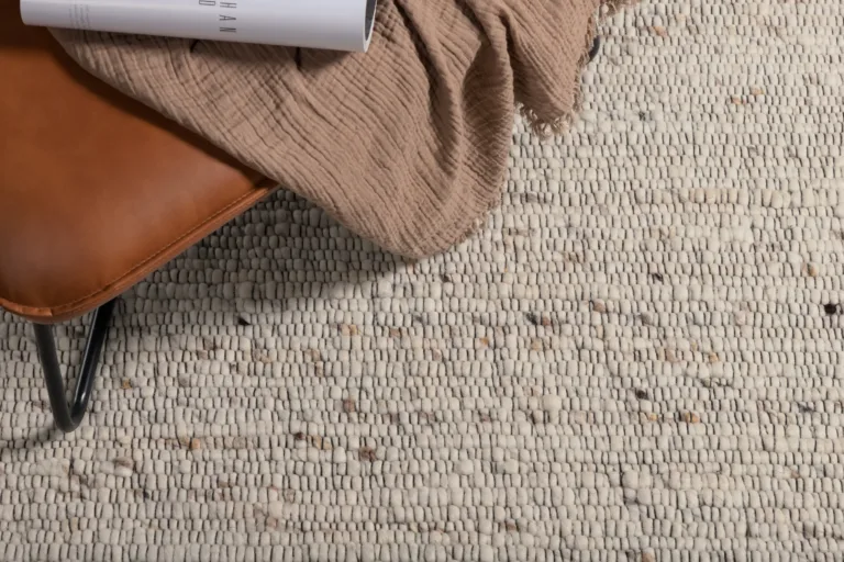 Käsitsi kootud villavaip Loump, beež-valges toonis, 160 × 230 cm - 15684-800