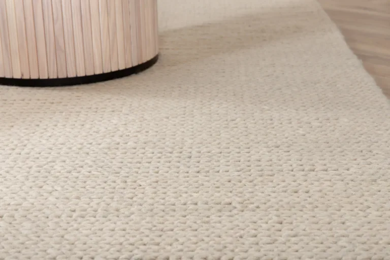 Käsitööna kootud valge villavaip Marta 250 × 350 cm - 15700-225