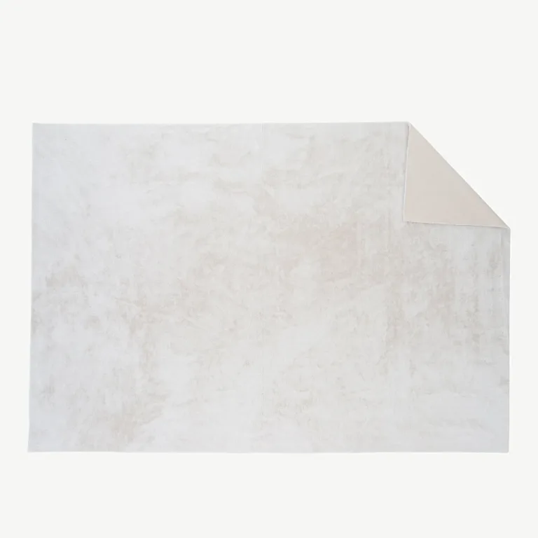 Valge siidise pealispinnaga polüester vaip Nina, 160 × 230 cm - 15707-620
