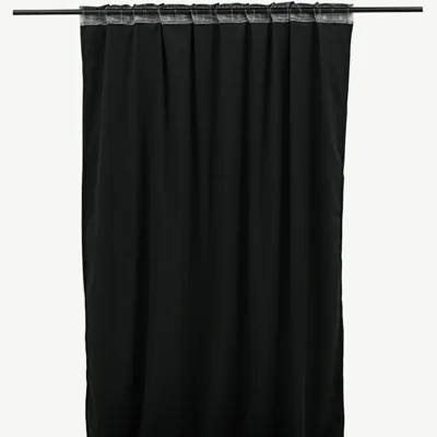 Must läikiva pinnaga polüesterkardinad Mary, 135 × 250 cm – 2 tk komplektis - 15925-708