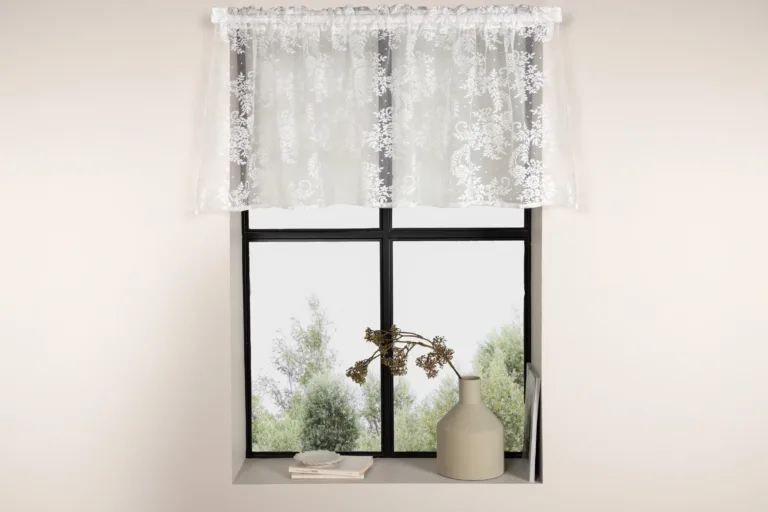 Valge pitskardin Daisy (polüestrist, 250 × 55 cm) - 15926-801